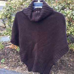 Derek Heart Side Opening Short Sleeve Brown Poncho